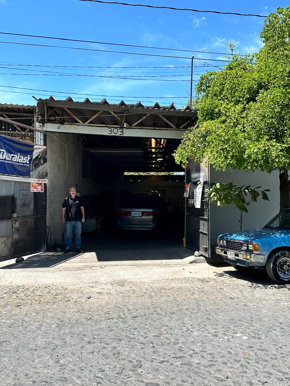 Fachada Taller Mecánico Rafa - Pamplona 303